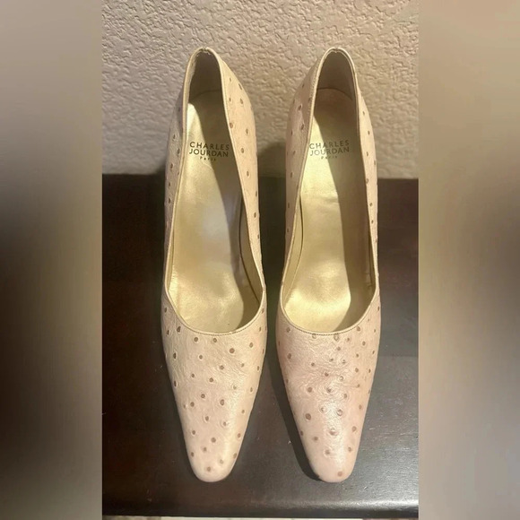 Vintage Charles Jourdan PARIS‎ Women's Beige  Ostrich Leather Heels. Size 10.5. - Picture 1 of 16